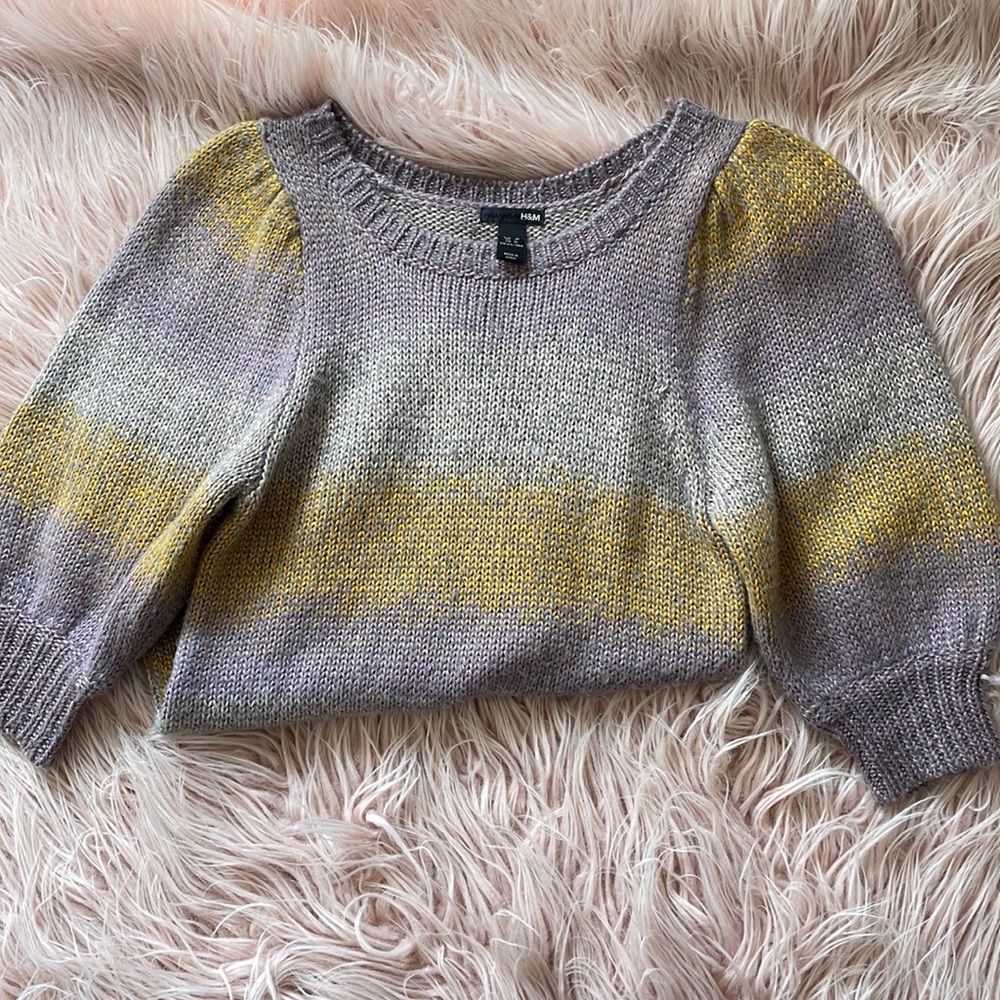 H&M Puffy Sleeve sweater